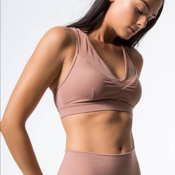 ALO yoga entice bra in BLACK - Picture 3 of 3